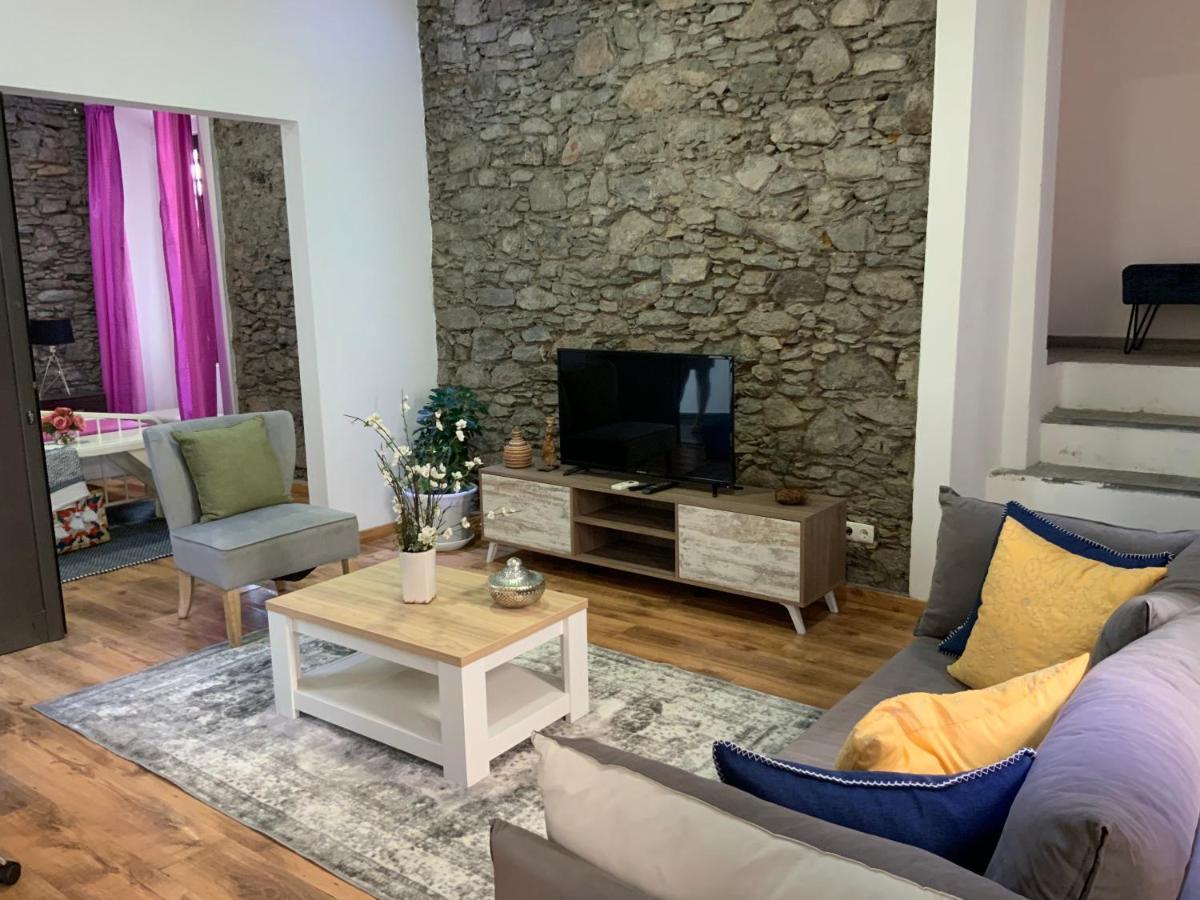 Techas City Center Luxurious Suite Прая Екстериор снимка