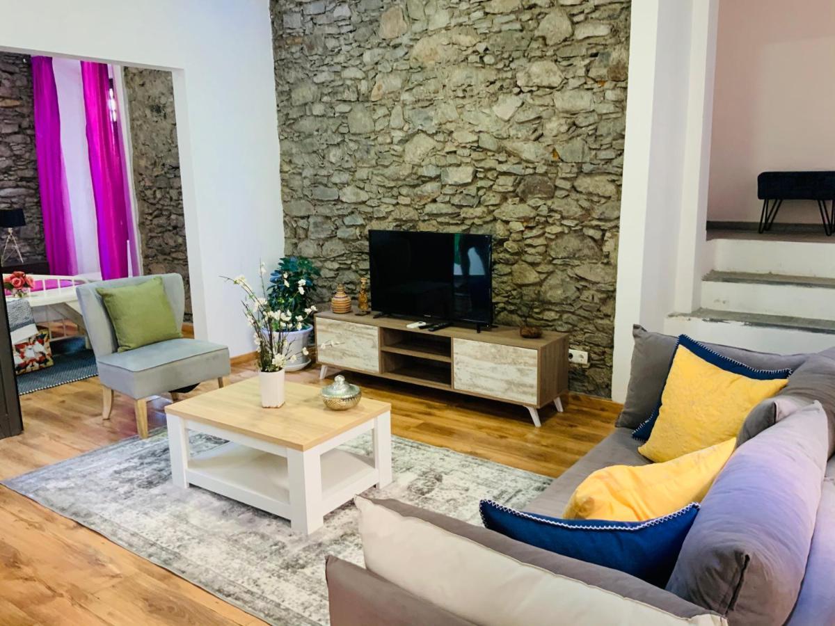 Techas City Center Luxurious Suite Прая Екстериор снимка