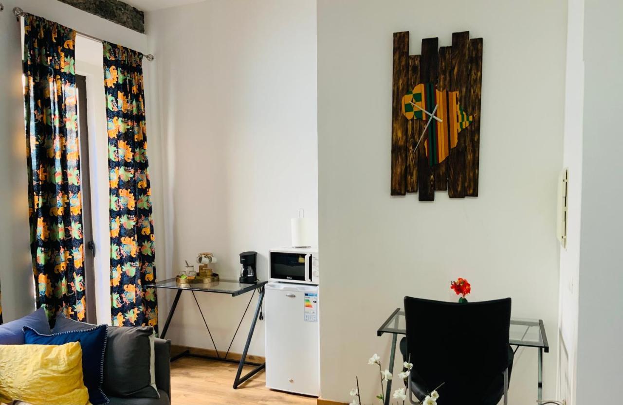 Techas City Center Luxurious Suite Прая Екстериор снимка